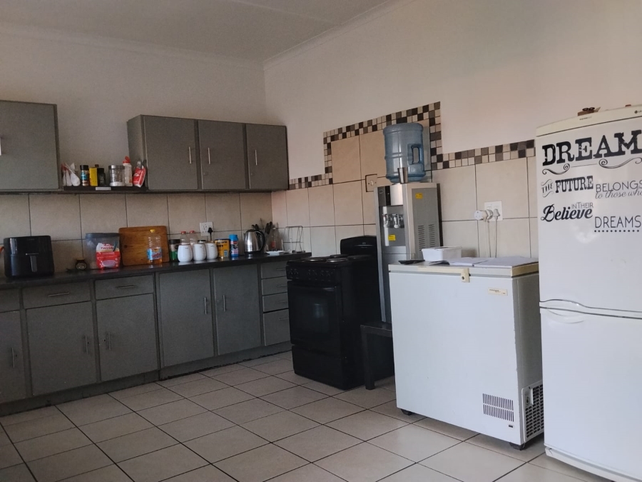 To Let 3 Bedroom Property for Rent in Geelhoutpark North West